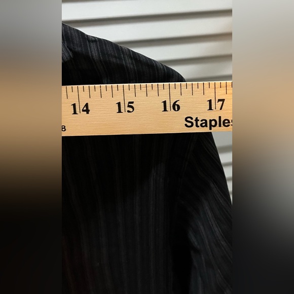 Banana Republic Black and Grey (15 - 15 1/2 ) Button Down Medium Shirt - Picture 5 of 8